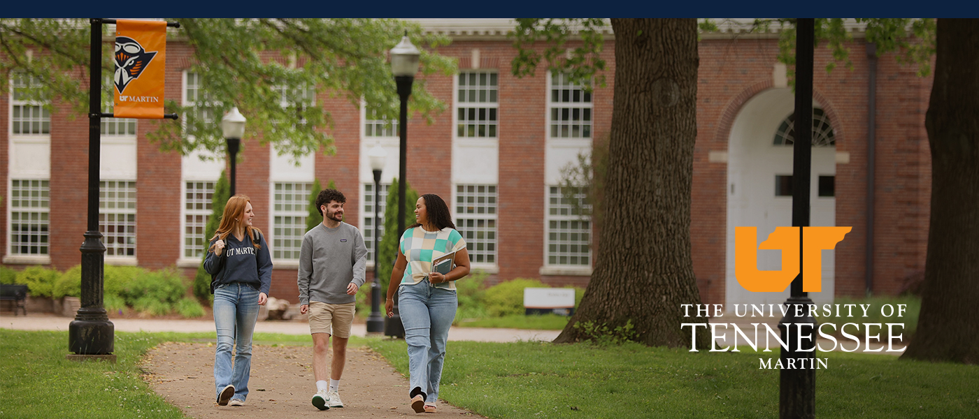 UT Martin students walking on campus.