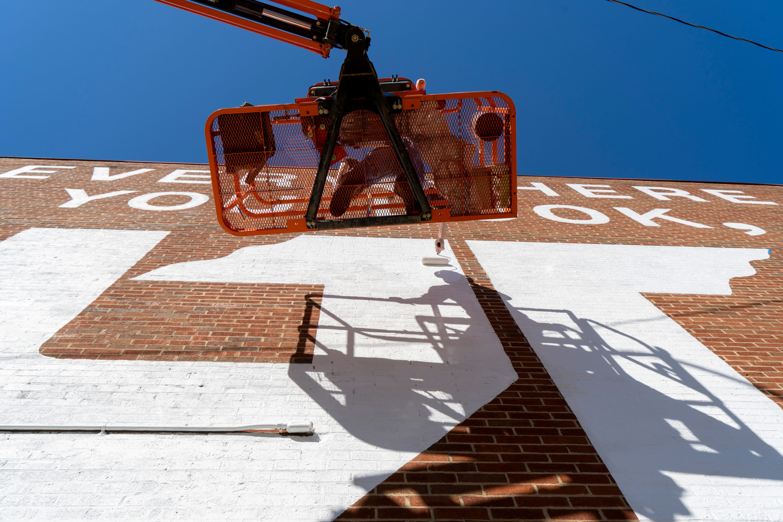 Painting Begins on “Everywhere You Look, UT” Murals in Giles, Lincoln