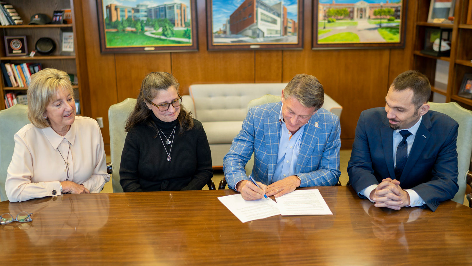 University of Tennessee Announces New Policy Regarding Paid Leave for Employees
