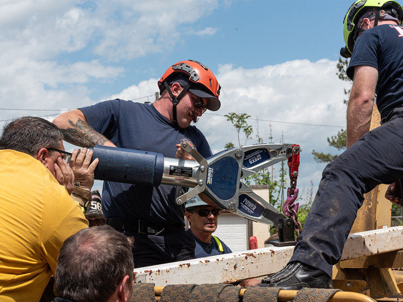 Individuals participating in CIA extraction training with IPS.