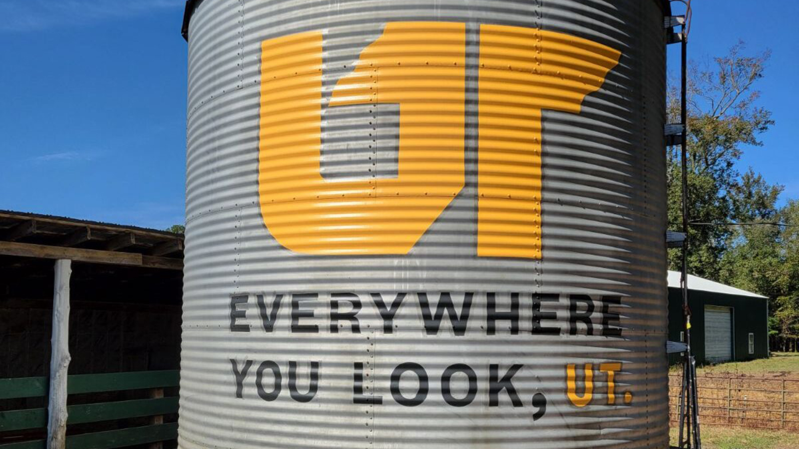 Teacher Honors UT’s Commitment to Agriculture, Education with Chester County Mural