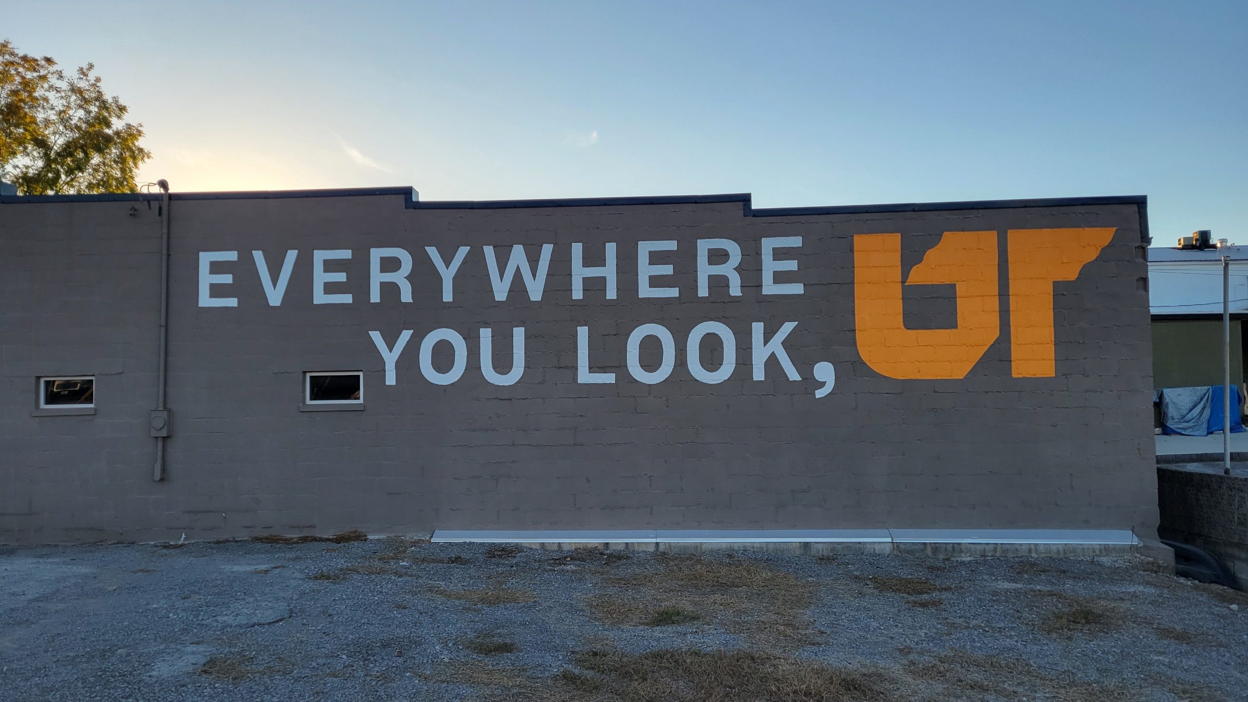 Painting Begins on 31st “Everywhere You Look, UT” Mural in Warren County