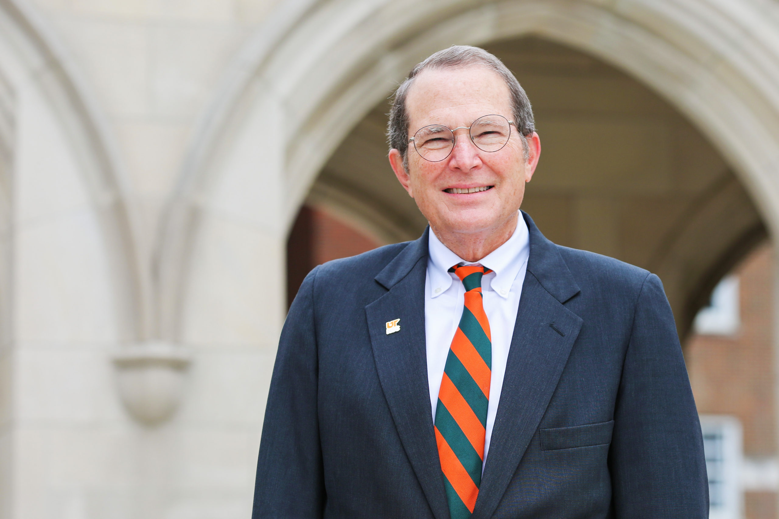 UT Health Science Center Chancellor Steve Schwab Announces Plans for Retirement