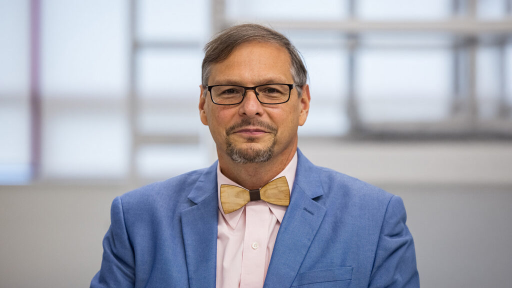Headshot of Orlando Rojas